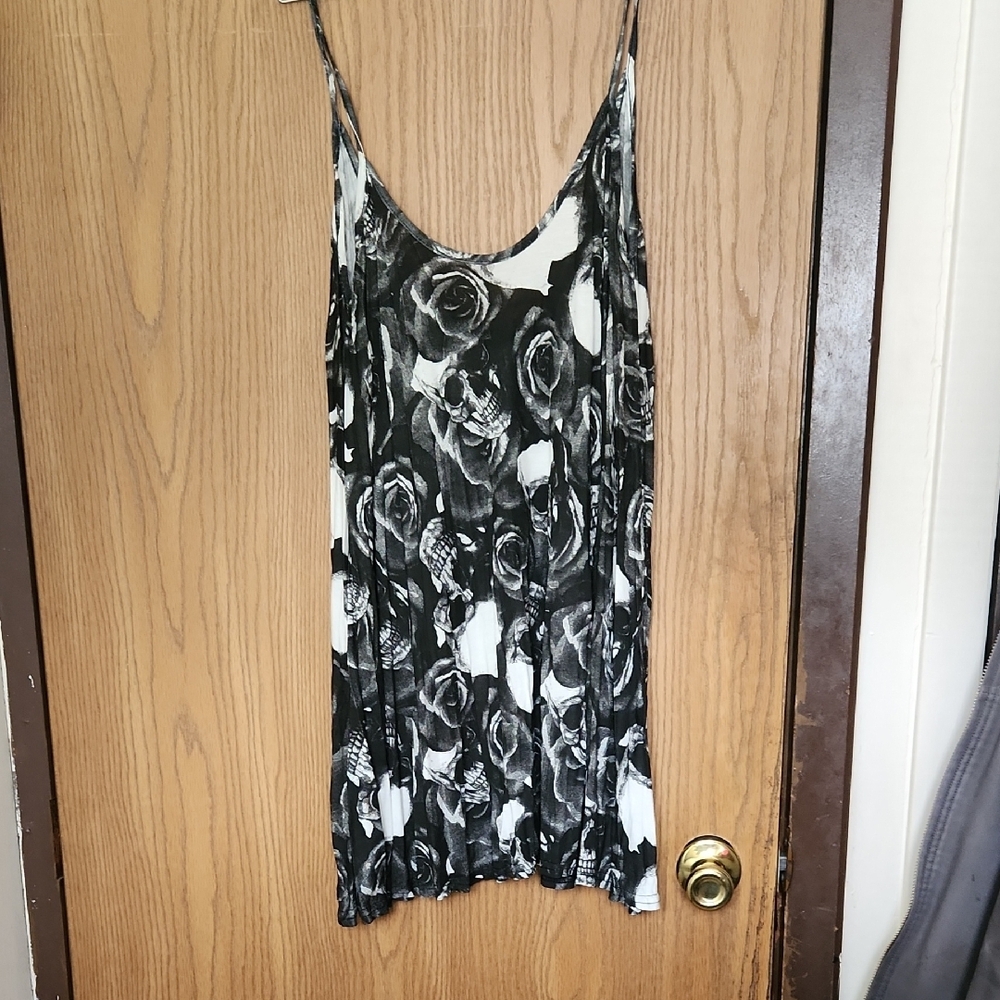 IC COLLECTION Black and White Fitted Camisole